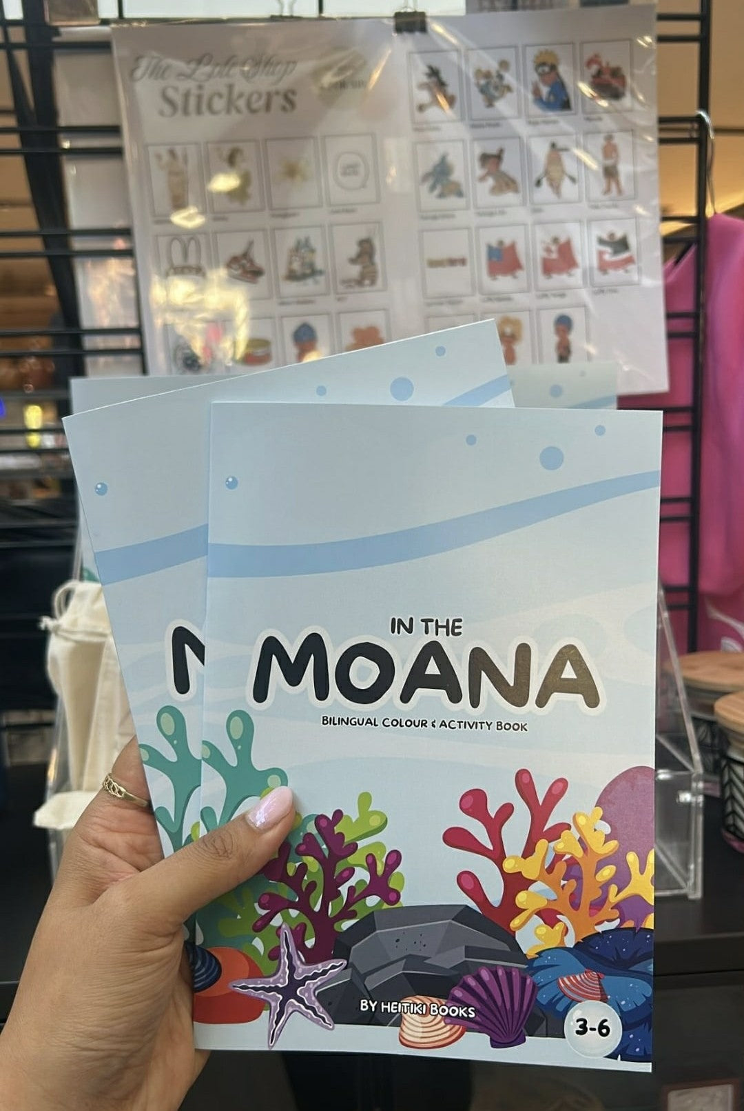 In the Moana - Bilingual Colour & Activity Book