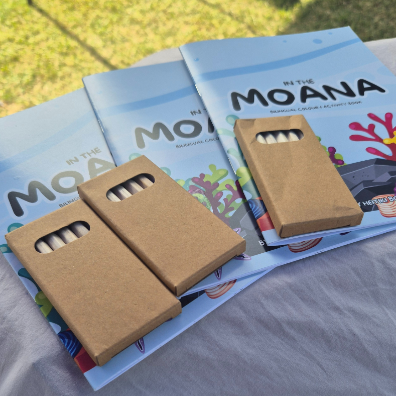 In the Moana - Bilingual Colour & Activity Book